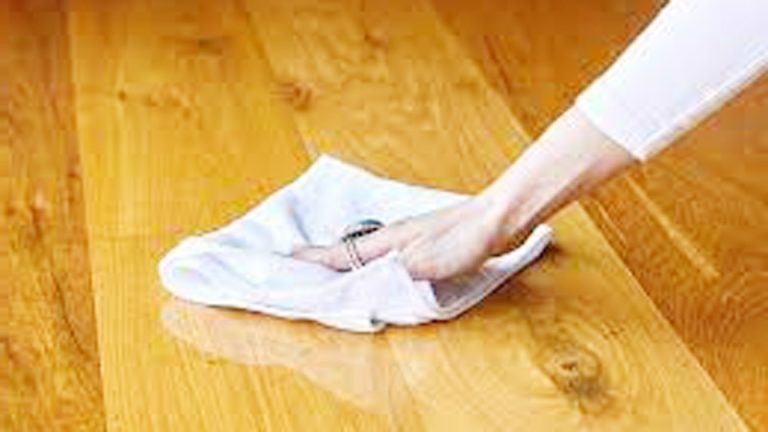 How to Clean Very Dirty Laminate Floors with Vinegar