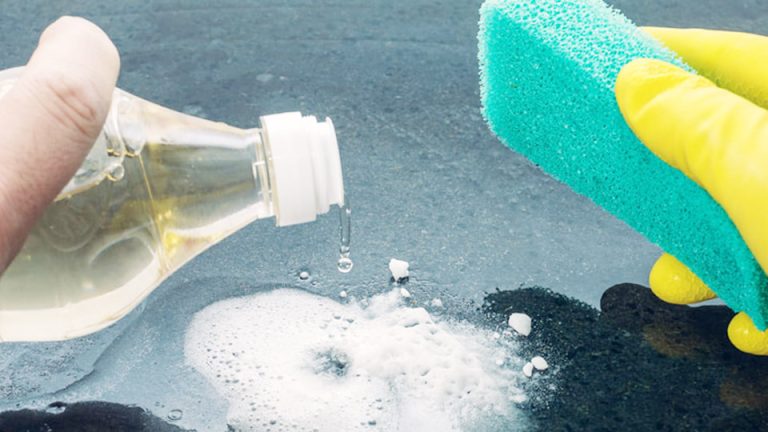 How to Use Vinegar for Cleaning Kitchen?